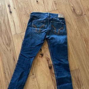 Hollister 3s dark jeans